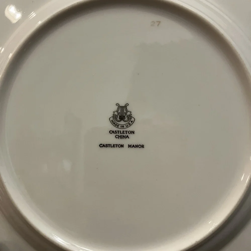 Castleton China Manor Gold Trim Dinner Plate 9